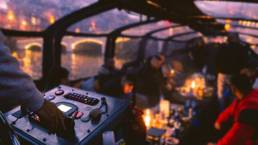 Amsterdam: Covered Canal Booze Cruise with Unlimited Drinks - Key things I’d lock in before you go