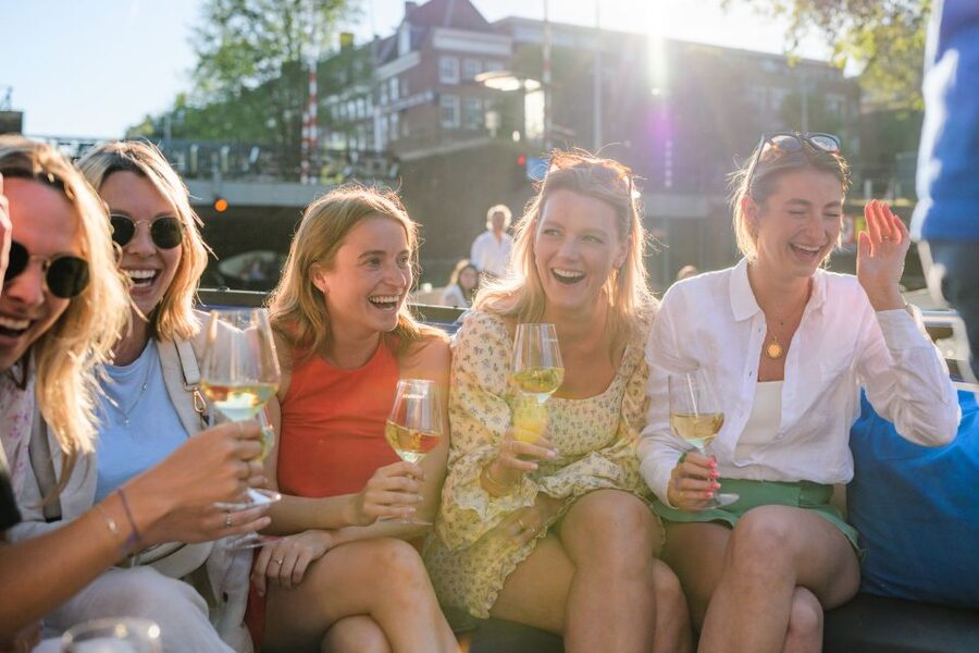 Amsterdam: Covered Canal Booze Cruise with Unlimited Drinks - Price and value: is $18 worth it?