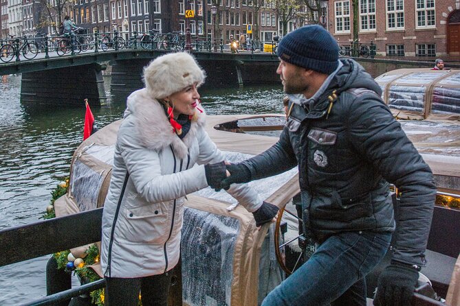 Amsterdam: Luxury Light Festival Cruise Unlimited Drinks Included - Meeting point and timing: how to avoid the start-of-trip stress