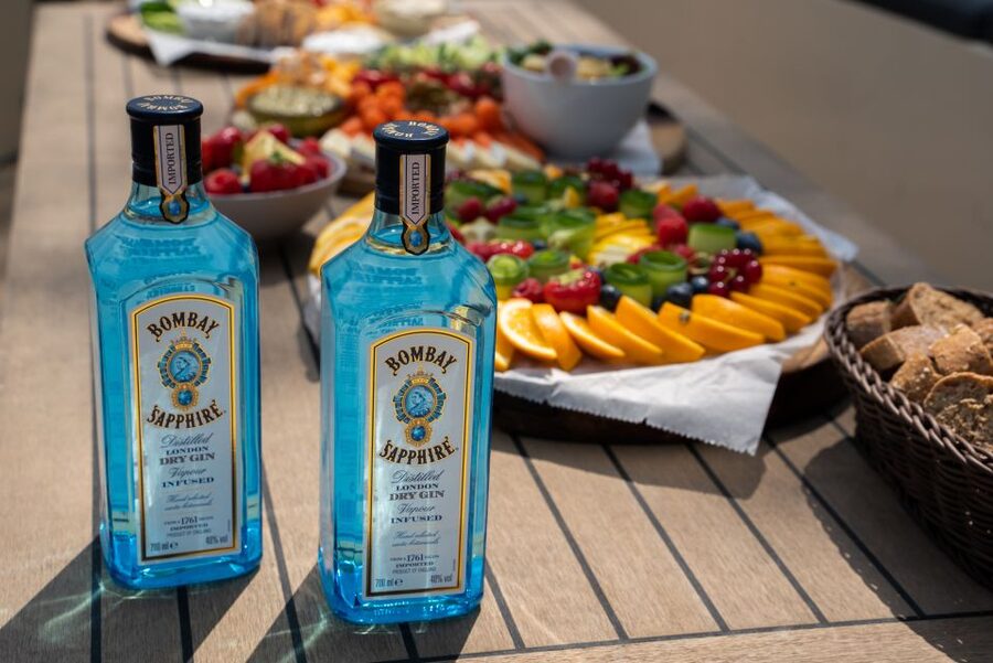 Amsterdam: Private Canal Booze Cruise with Unlimited Drinks - Who should book this cruise with Starboard Boats