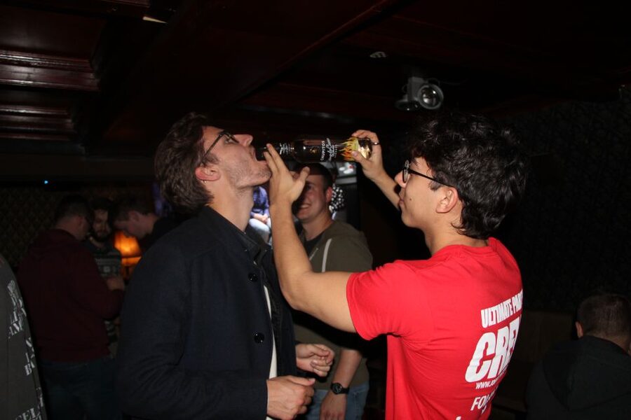 Amsterdam: Red-Light District Pub Crawl and Booze Boat Tour - The one possible snag: shots expectations