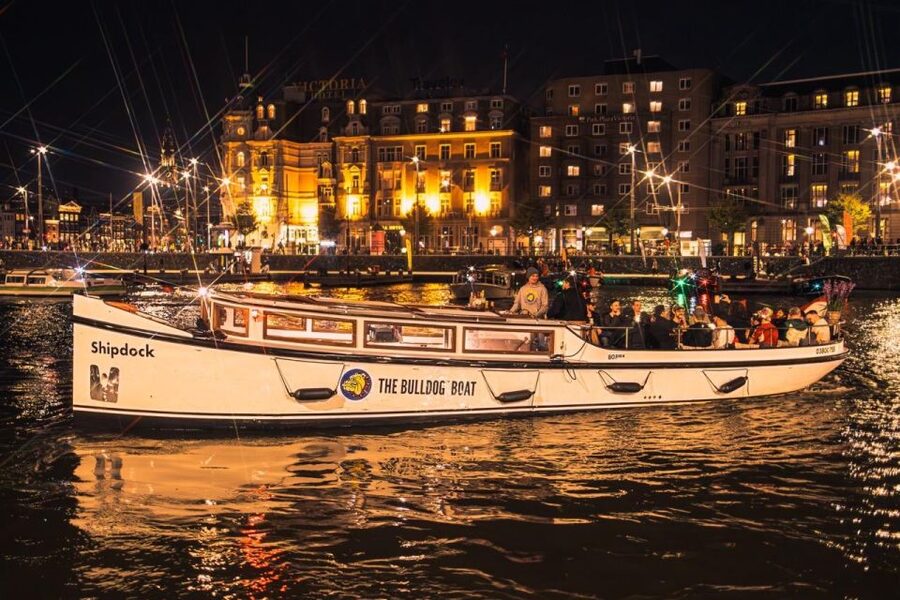 Amsterdam: The Bulldog Boat Smoke and Booze Cruise - Should you book the Bulldog Boat Smoke and Booze Cruise?