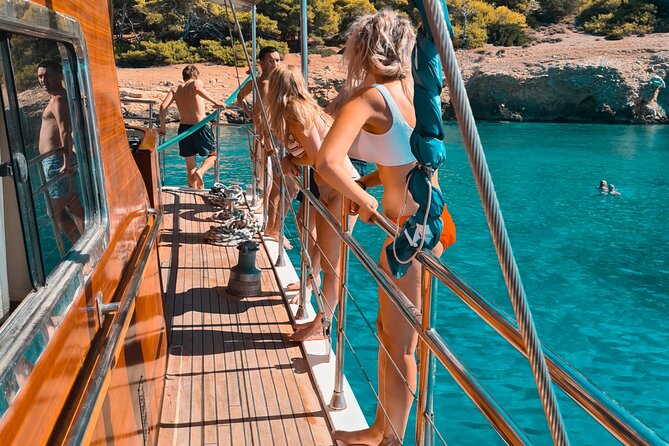 Athens Riviera Sunset Cruise with Snacks and Drinks Included - The 3-Hour Flow: What Happens on the Water