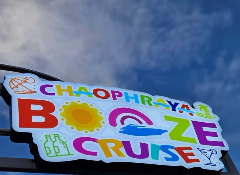Bangkok : Chaophraya Booze Cruise – Drinks Onboard - What You See: Wat Arun, Grand Palace, and Rama VIII Bridge Lights
