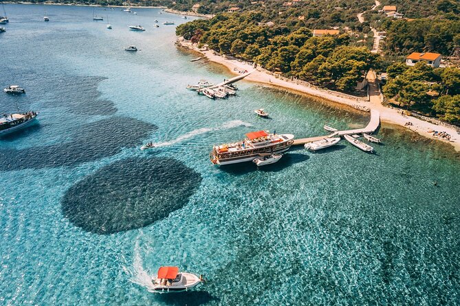 Blue Lagoon & Šolta Island from Trogir LUNCH & DRINKS INCLUDED - Start in Trogir at 9:00: getting onto the right boat