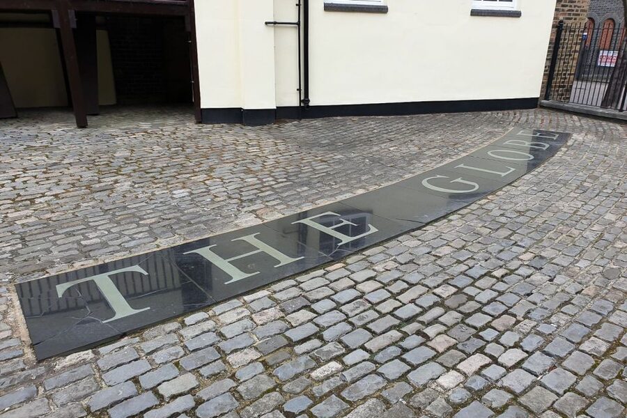 Booze, Brothels & the Bard: London's Bawdy Borough - London Bridge and the Bishop of Winchester’s palace remains