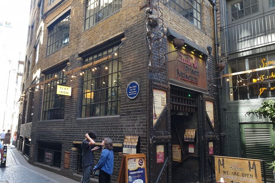 Booze, Brothels & the Bard: London's Bawdy Borough - Original Globe Theatre site to Shakespeare’s Globe: the Bard in the middle of it