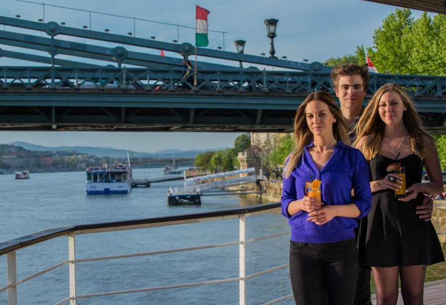 Budapest: 1 hr Sunshine Booze Cruise with Prosecco - Who should book this Budapest Danube cruise (and who should skip)