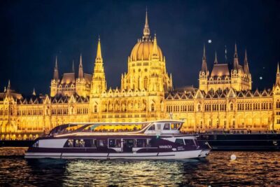 Budapest: Downtown Budapest Unlimited Booze Cruise - What You Get for the Money: Unlimited Drinks, but Not Everything
