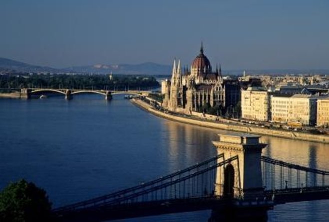 Budapest Sightseeing with Drink Included - Key things to know before you go