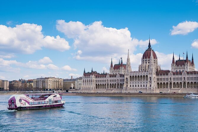 Budapest Sightseeing with Drink Included - New National Theatre and Balna: modern Budapest on the east bank