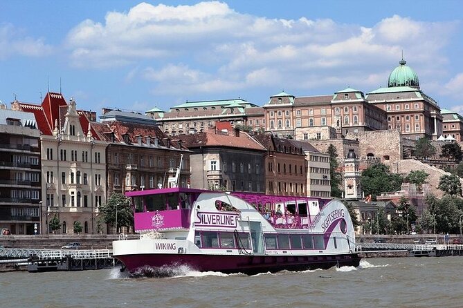 Budapest Sightseeing with Drink Included - Onboard comfort: heat, seating, and why photos can be tricky