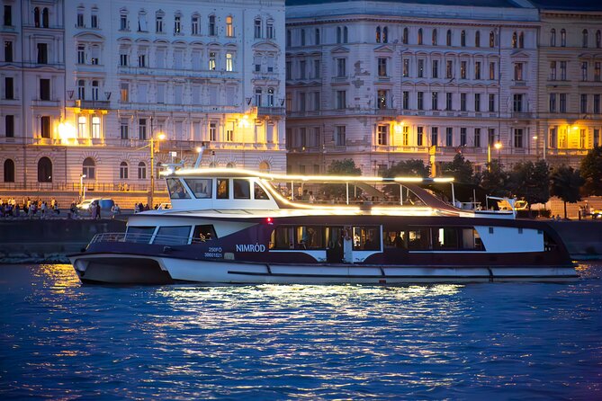 Budapest Sightseeing with Drink Included - How to time it: sunset vs. daylight