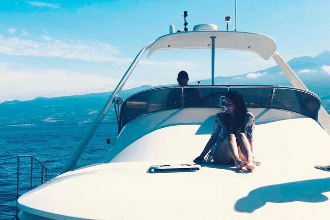 CATAMARAN OCEAN CRUISE TOUR, Food & Drinks included! - Pickup, group size, and why it can feel crowded (sometimes)