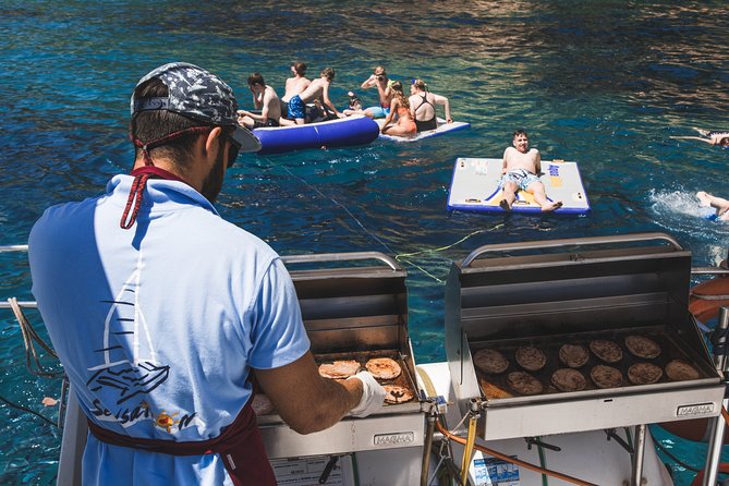 Catamaran trip with other groups along the Costa Brava. Saturday. - Drinks and Music: The “Party, But Controlled” Formula