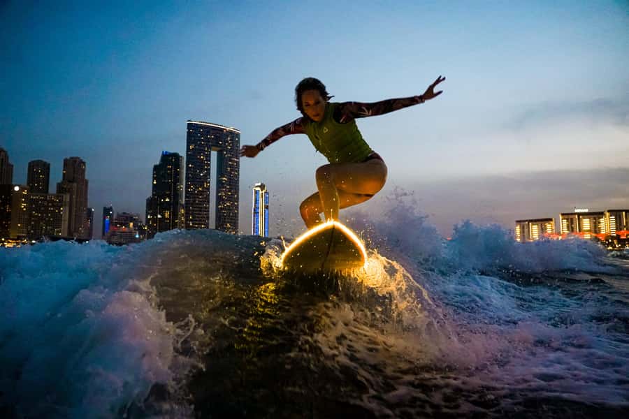 Dubai wakesurfing & wakeboarding: Snacks & drinks included! - Snacks, Towels, and Drinks: The Little Stuff That Keeps You Comfortable