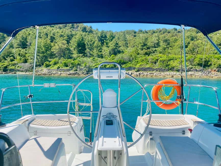 Elegant Day-Sailing Tour-Lunch&Drinks included - Lunch and drinks: the included meal isn’t just filler