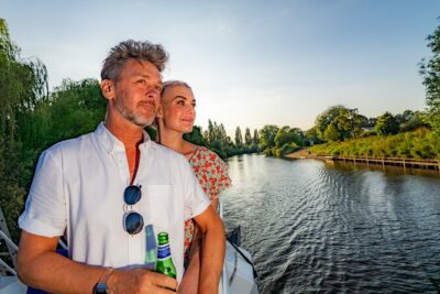 Evening 'Happy Hour' Boat Cruise For All Ages In York - Live captain commentary in English: how to make sure you catch the stories