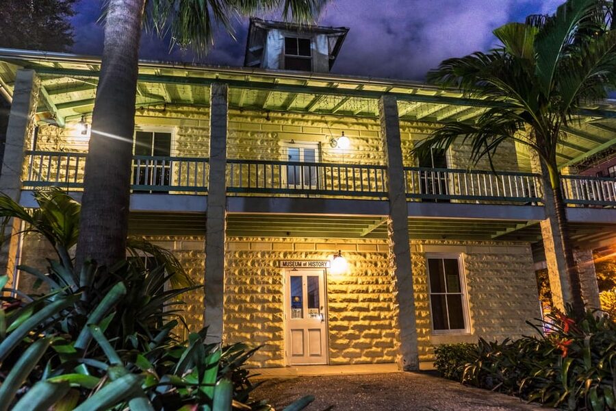 Ft. Lauderdale: Boos and Booze Haunted Pub Crawl - The Guide Factor: Friendly Energy, Facts You Can Check