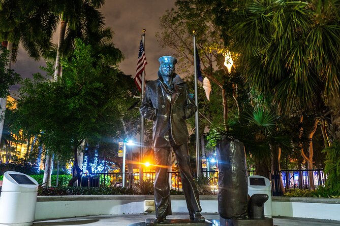 Ft Lauderdale Ghosts Boos and Booze Haunted Pub Crawl - Who this ghost-and-booze walk fits best