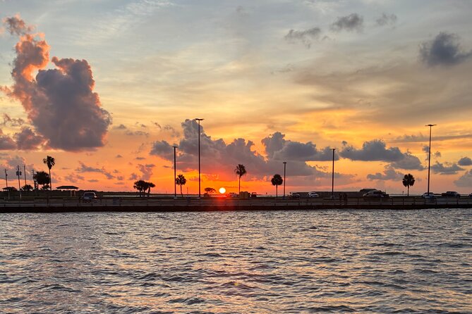 Galveston Sunset Tour – Adult-Only Evening Cruise - Boarding at 2100 Harborside Dr: getting on board without fuss