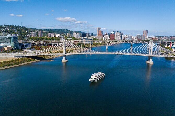 Happy Hour Sightseeing Cruise - Oaks Amusement Park and Tom McCall Waterfront Park views