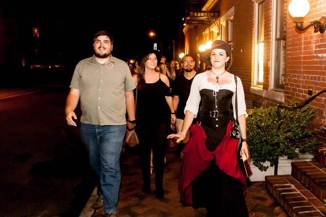 Haunted Chicago Booze and Boos Ghost Walking Tour - The ghost walk stretch: Lincoln Park corners and Dillinger alley lore