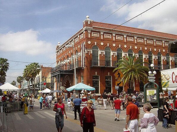 Haunted Tampa Booze and Boos Ghost Walking Tour - Ybor City - Key Things That Make This Tour Worth Your Evening