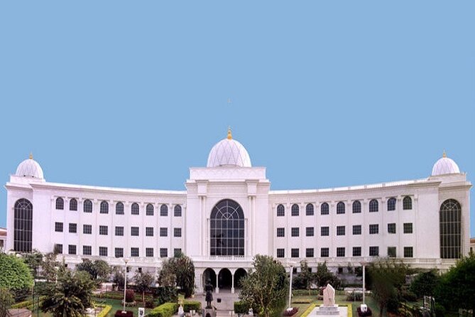 Hyderabad Classic Half Day Tour Snacks & Drinks Included - A Half Day That Hits Charminar and Salar Jung Museum