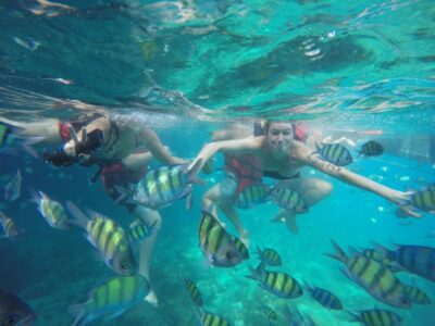 Koh Phi Phi: Captain Bob's Private Booze Cruise - Leaving Loh-Dalum Bay: The Speed-Boat Start That Sets the Tone