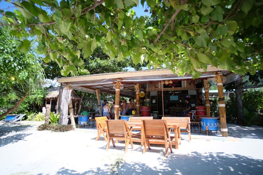 Koh Phi Phi: Captain Bob's Private Booze Cruise - Viking Cave Area: Pass-By Photos and Snorkeling Time