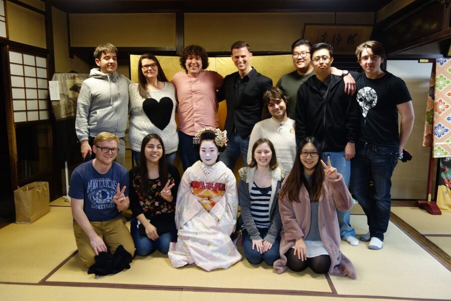 Kyoto: Maiko Happy Hour at a Historic Machiya - Buyō Dance in Classical Sound: Where the Details Matter