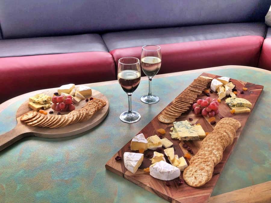 Lake Wanaka Happy Hour Cruise - Boarding to Unfasten: What the 1-Hour Cruise Feels Like