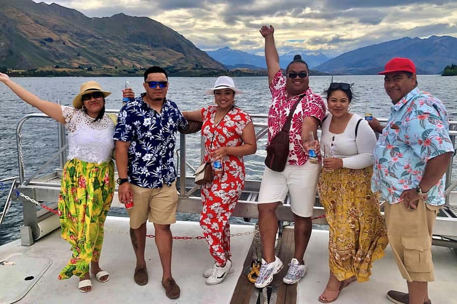 Lake Wanaka Happy Hour Cruise - The Included Cheese & Crackers and Your First Drink