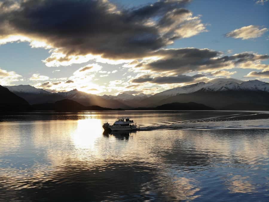 Lake Wanaka Happy Hour Cruise - Extra Drinks for $7: How to Plan Your Spending