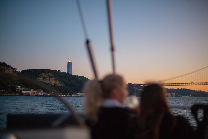 Lisbon Sunset Boat Cruise Tour With Drinks Included - A 2-Hour Lisbon Sunset Sail: The Value of Doing It Right