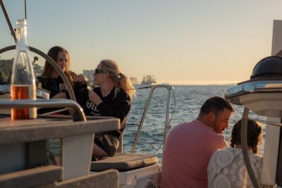 Lisbon Sunset Boat Cruise Tour With Drinks Included - From Terreiro do Paço to Christ the King: Your River Route in Plain English