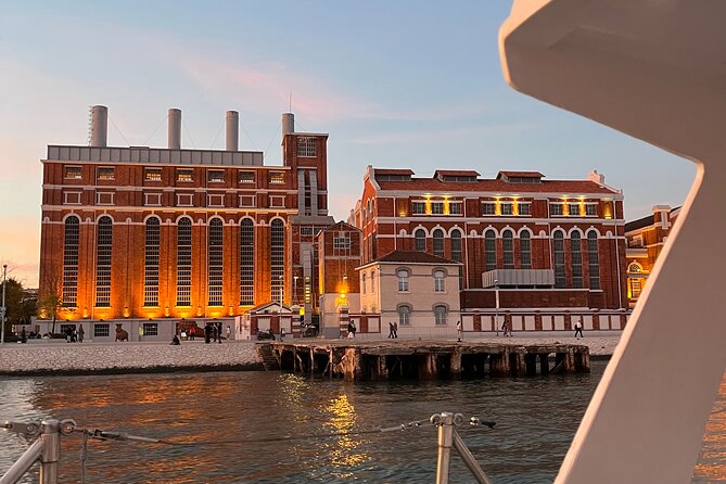 Lisbon Sunset Boat Cruise Tour With Drinks Included - Should You Book This Sunset Boat Cruise?