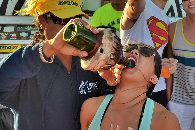 Los Cabos Sunset Booze Cruise - The 2-hour sunset cruise rhythm: what happens once you’re on board