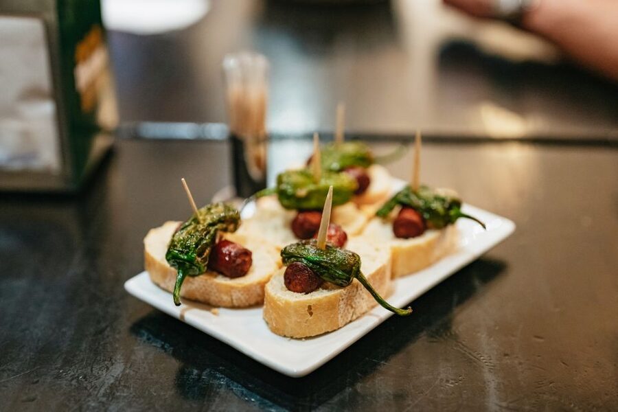 Madrid: Food & Wine Tour with 10 Tapas & 4 Drinks Included - The real win: 150 minutes of Madrid flavor with minimal hassle