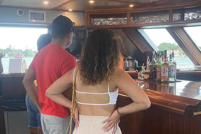 Miami Skyline: Happy Hour Cruise Music & Cash Bar - Which Island Views You’ll Actually Care About