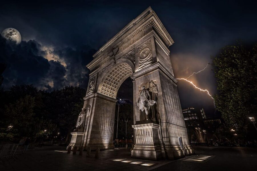 NYC: Boos & Booze Haunted Pub Crawl - What to bring (and what to avoid) so the night stays smooth