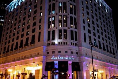 Orlando Haunts Boos and Booze Haunted Pub Crawl - Price and what you get for it (plus what costs extra)