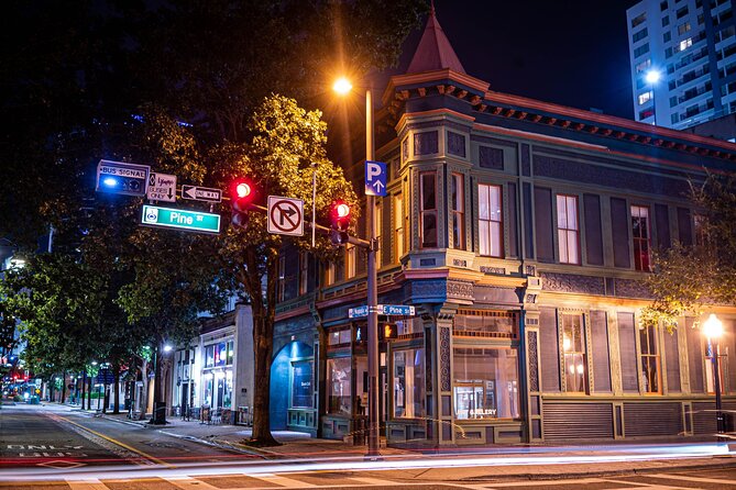 Orlando Haunts Boos and Booze Haunted Pub Crawl - Kress Building: the street-corner ghost-story moment