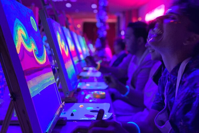 Paint a neon fluorescent picture while drinking unlimited wine - The fluorescent-neon effect: why this class looks different from regular painting