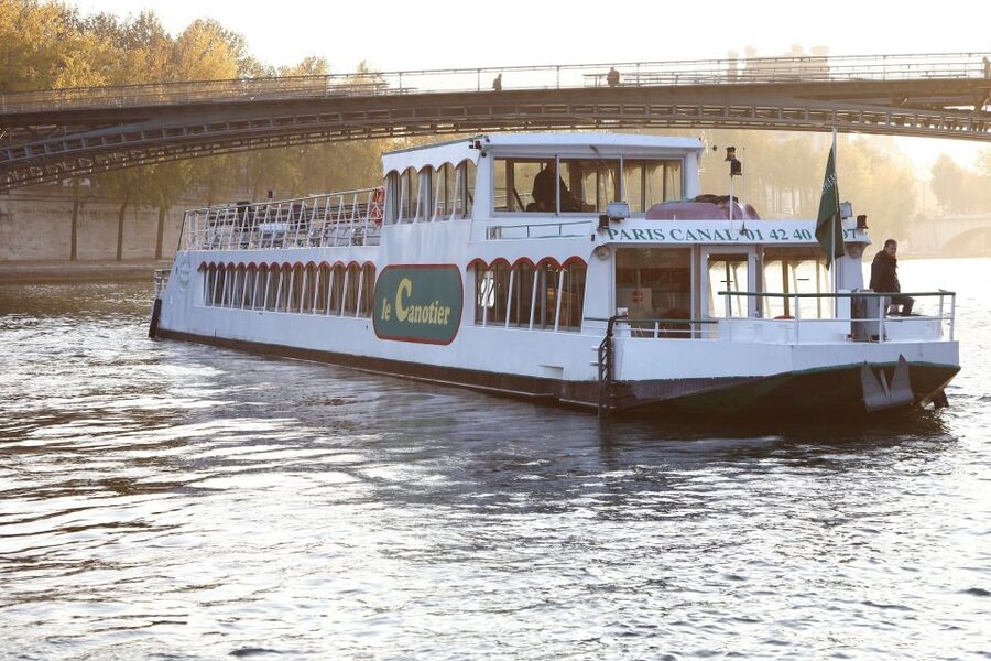Paris: Happy Hour Evening Cruise on the Seine River - Why this 90-minute Seine cruise feels like a breather