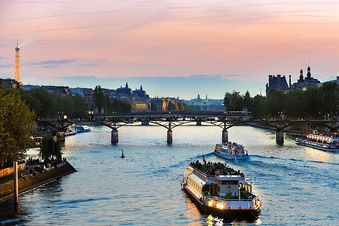 Paris: Seine River Sightseeing Sunset Cruise with Champagne - Pont Alexandre III to the Eiffel Tower: the moment everyone waits for
