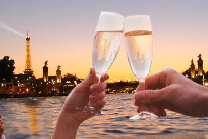 Paris: Seine River Sightseeing Sunset Cruise with Champagne - Is there narration in English, or is it just scenery?