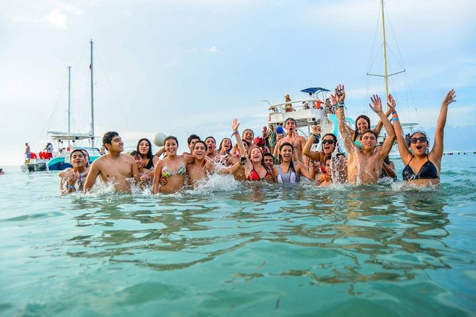 Party Boat Booze Cruise - Crucero con bebidas y Fiesta en Barco - From Hotel Doorstep to Playa Matilde, Without the Headache
