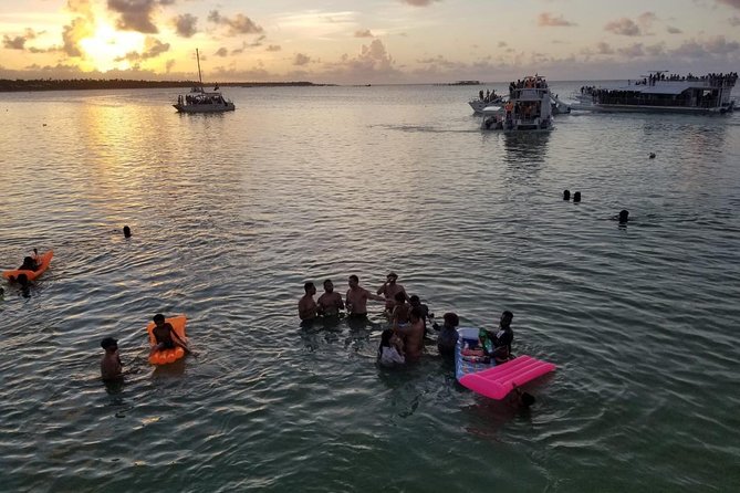 Party Boat - Booze Cruise Punta Cana - Who This Party Boat Is Best For